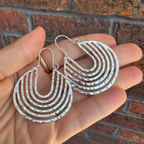 Anthropologie Gold Hammered Crescent Hoop Earring - Picture 14 of 16